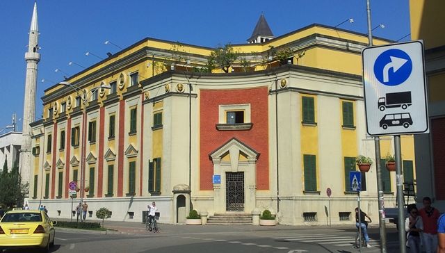 Bizneset, ankesa per taksat e reja te Bashkise Tirane